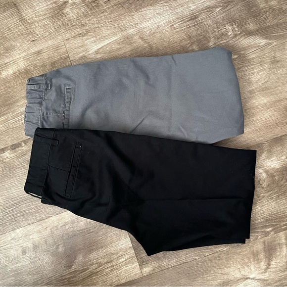2 Boy’s chino pants - Picture 3 of 3